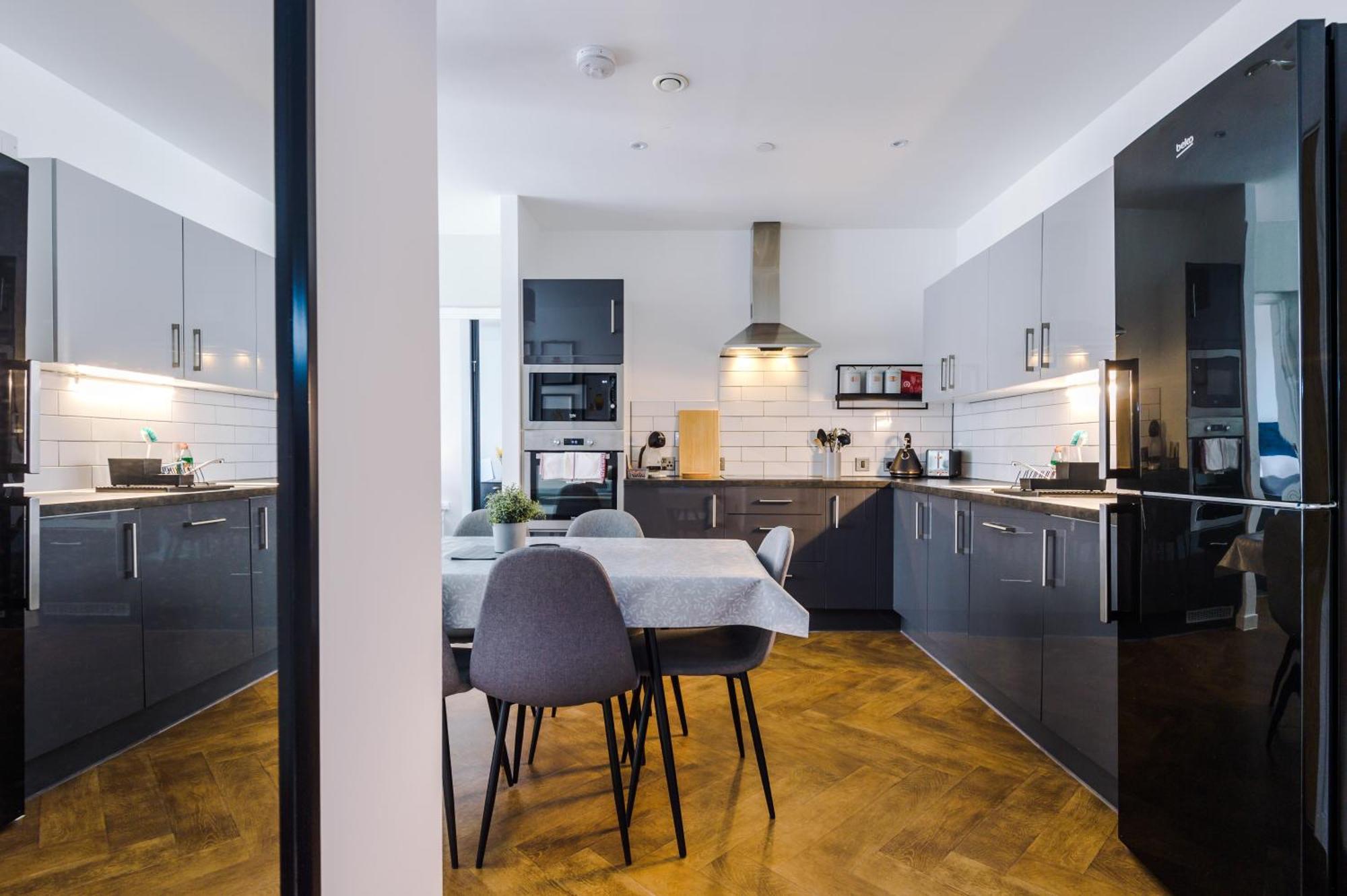 Hilltop Serviced Apartments - Ancoats Manchester Bagian luar foto
